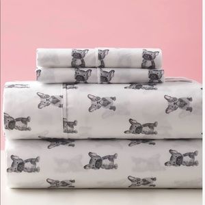 Little Chic new in package bed sheet set size full little puppies.